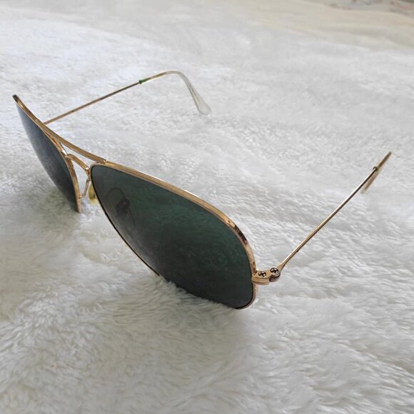 Ray-Ban Aviator Classic Sunglasses - Picture 4 of 5